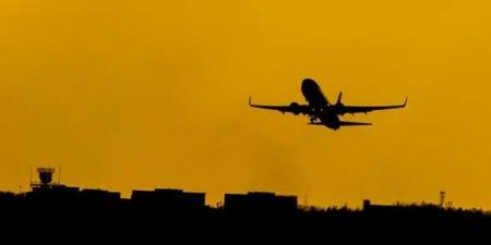 عطل فني ببرج المراقبة يلغي 130 رحلة بمطار في باريس - اخبارك الان