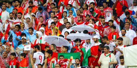 جمهور الشارقة يرسم لوحة فنية في مدرجات ملعب «بيشان» - اخبارك الان