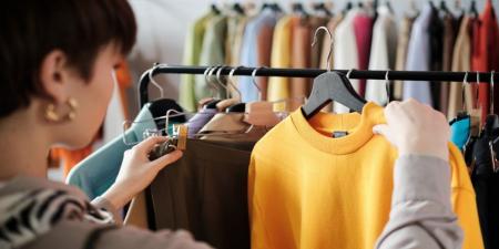 نقيب تجار الألبسة: الأسعار في الأسواق المحلية تنافس مواقع البيع العالمية - اخبارك الان