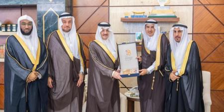 أمير المنطقة الشرقية يستقبل رئيس وأعضاء جمعية الدعوة والإرشاد وتوعية الجاليات"نور" - اخبارك الان
