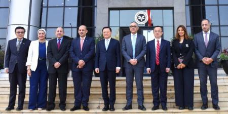 رئيس هيئة الاستثمار يلتقي حاكم مقاطعة قوانجدونج الصينية والوفد المرافق له - اخبارك الان