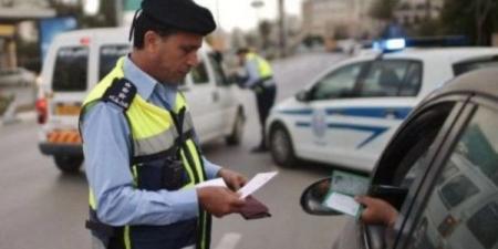 الشرطة تضبط مركبة غير قانونية وبداخلها ما يقارب نصف طن معسل مهرب غرب الخليل - اخبارك الان