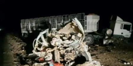 وفاة مغتربين يمنيين في حادث مروري مروع على طريق المهرة بين عُمان واليمن - اخبارك الان