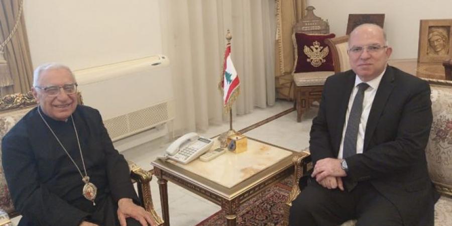العبسي التقى حيدر: للمحافظة على حقوق العمال ورفع مستواهم المعيشي - اخبارك الان