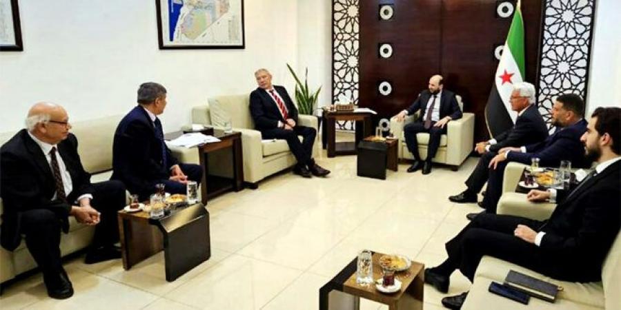 وزير الطاقة يبحث مع رئيس شركة “غولف ساند” البريطانية إعادة تفعيل ‏استثمار قطاع النفط في سوريا - اخبارك الان