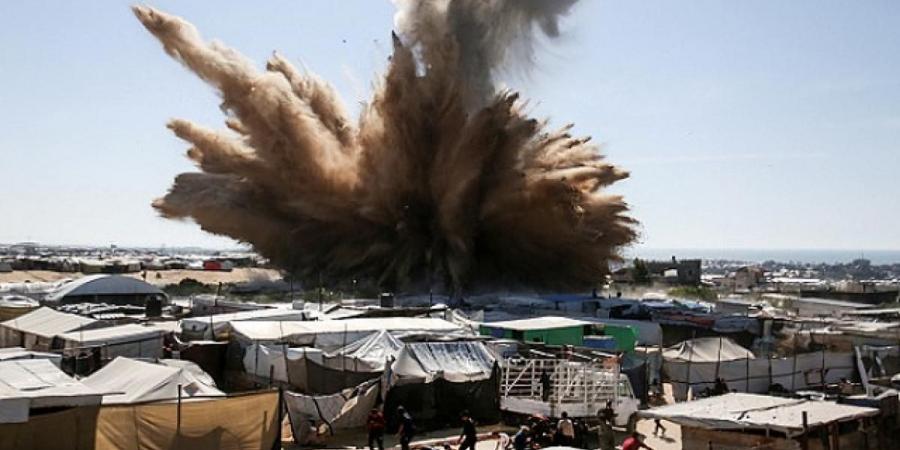 استشهاد عائلة كاملة في قصف إسرائيلي استهدف خيمتهم جنوب قطاع غزة - اخبارك الان