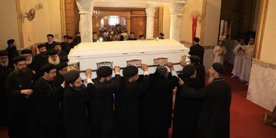 26 سنة من الخدمة ونعاه البابا| صلوات تجنيز القمص أرسانيوس - اخبارك الان