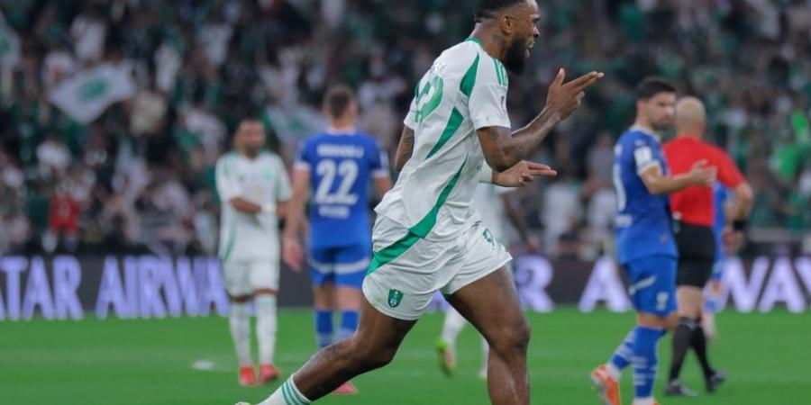 ماذا فعل إيفان توني مع جماهير الأهلي قبل مباراة كاواساكي؟.. تصرف من جانب اللاعب - اخبارك الان