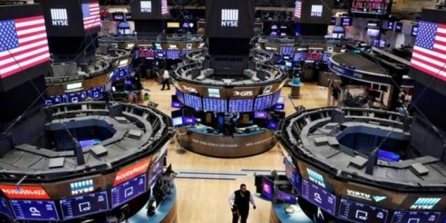 وول ستريت تسجل مكاسب أسبوعية بدعم من تقرير الوظائف ودعوات ترامب لخفض الفائدة - اخبارك الان