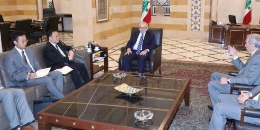 سلام التقى وفد تجمع "رجال وسيدات الأعمال" وعرض مع سفيرَي رومانيا والصين للعلاقات الثنائية - اخبارك الان
