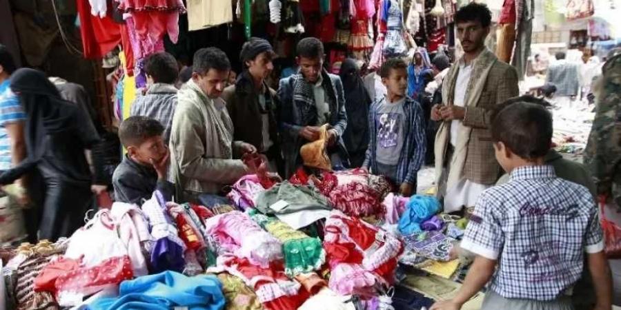 تجّار في صنعاء يبيعون مخزونهم من البضائع بسعر التكلفة خوفًا من تصعيد مرتقب - اخبارك الان