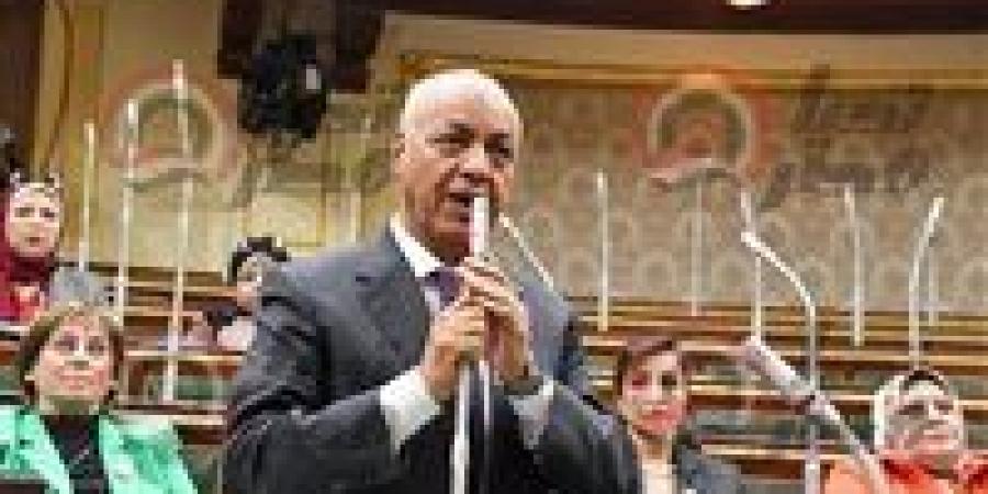 الحكومة تشحن الشارع ضد الدولة.. مصطفى بكري: مشروع قانون الإيجار القديم يهدد السلم الاجتماعي ويخلق صراعًا طبقيًا - اخبارك الان