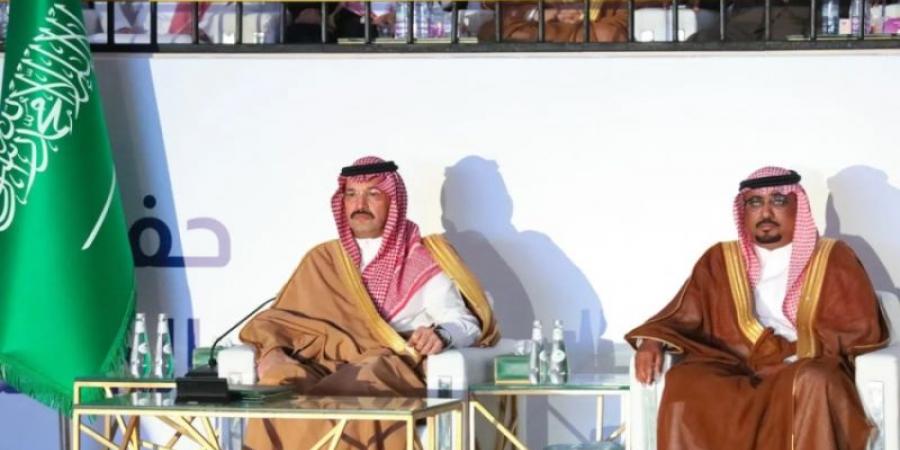 أمير عسير يرعى حفل تخريج الدفعة الـ ١١ من طلاب وطالبات جامعة بيشة - اخبارك الان