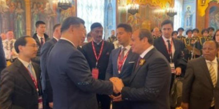 ترحيب كبير بين الرئيس السيسى ونظيره الصينى "جين بينج" فى موسكو - اخبارك الان
