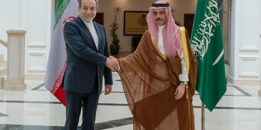 عراقجي وبن فرحان بحثا في جدة القضايا الثنائية والإقليمية - اخبارك الان