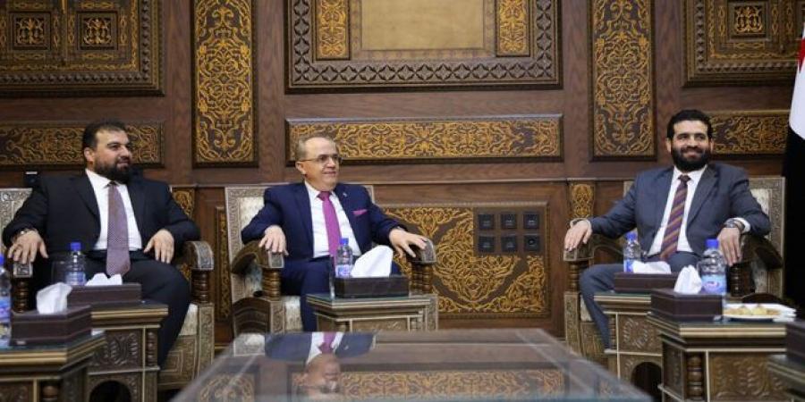 وزيرا الداخلية والتعليم العالي يبحثان مع وفد من السويداء سبل تأمين نقل طلاب المحافظة لأماكن دراستهم - اخبارك الان