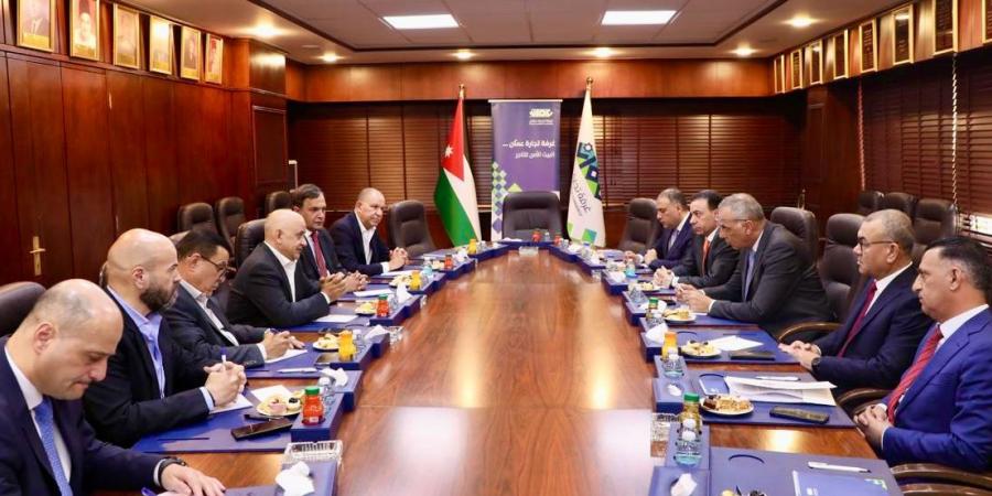 محافظة العاصمة وغرفة تجارة عمان يبحثان آليات التعاون والتنسيق المشترك - اخبارك الان