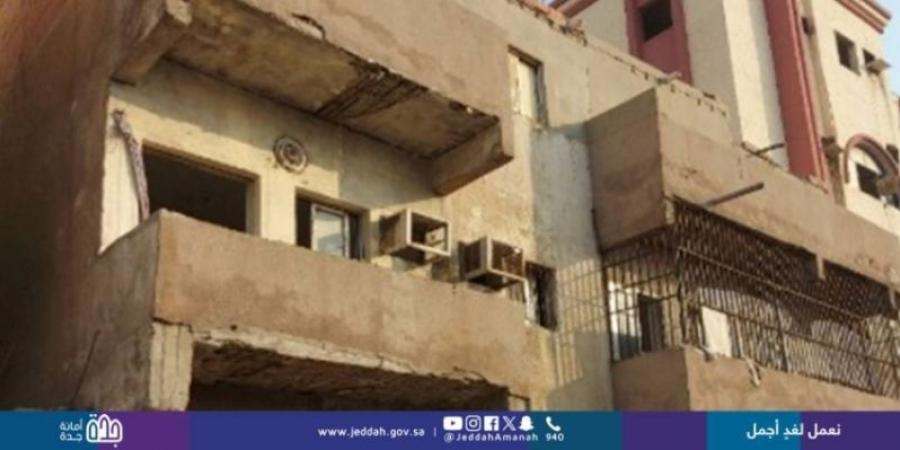 أمانة جدة تبدأ فصل الخدمات عن مبان آيلة للسقوط في الفيصلية والربوة والفاروق - اخبارك الان