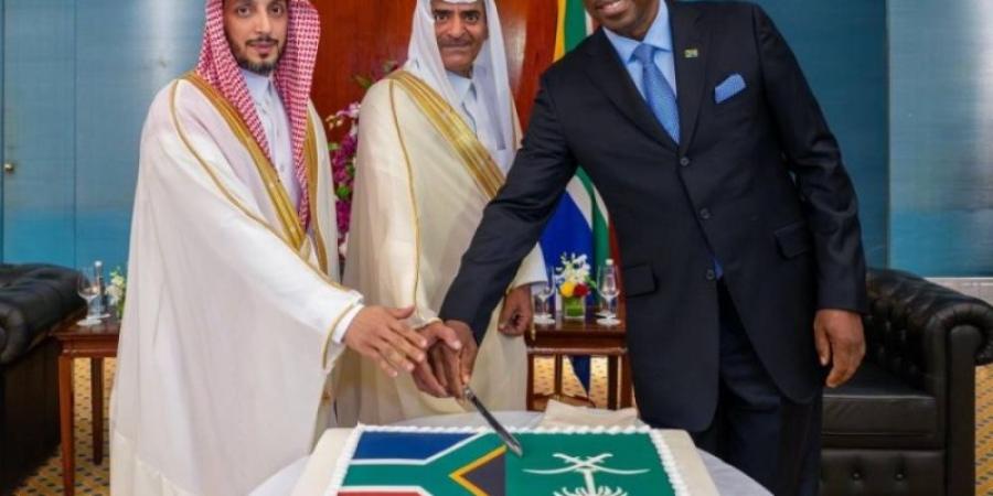 الطويل يحضر حفل سفارة جنوب أفريقيا بمناسبة اليوم الوطني - اخبارك الان