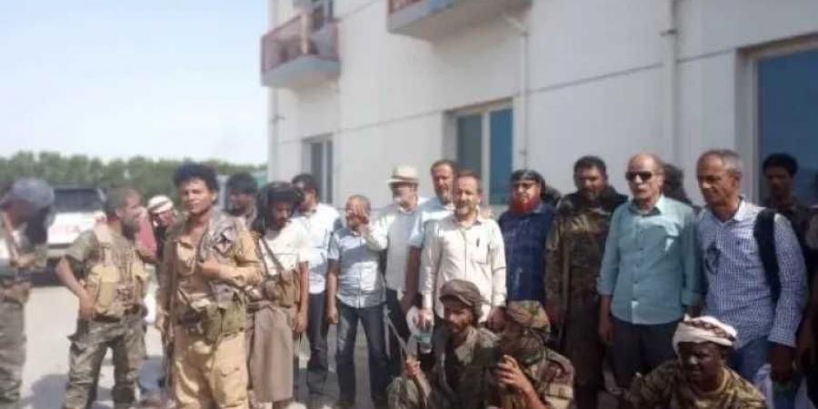 تحرير موظفين في مصنع إسمنت من قبضة مسلحين جنوبي اليمن - اخبارك الان