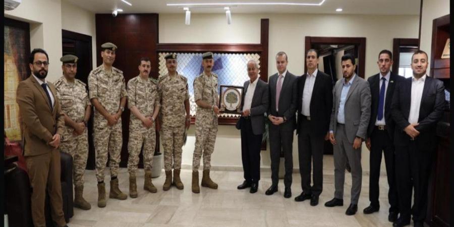 "صناعة الأردن" تستقبل وفدا من القيادة العامة للقوات المسلحة الأردنية - اخبارك الان