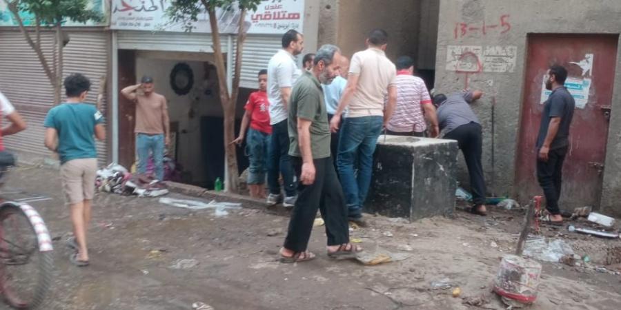 بالصور.. السطيرة على حريق هائل في مخزن أدوات صحية بحي شلبي بالمنيا - اخبارك الان