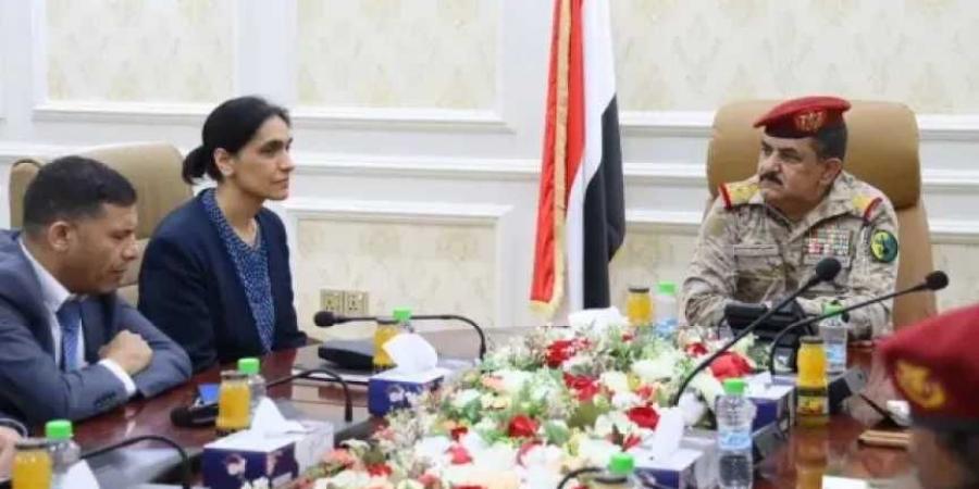 وزير الدفاع في عدن يطلب دعمًا بريطانيًا للجيش اليمني - اخبارك الان