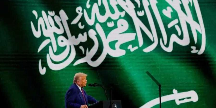 ماذا يعني إعلان ترامب رفع العقوبات عن سوريا من العاصمة السعودية الرياض؟ - اخبارك الان