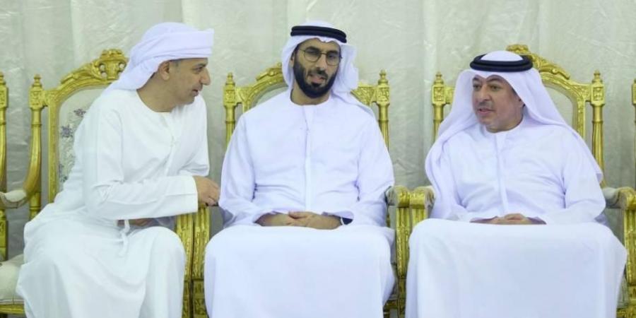 أحمد بن صقر ومحمد بن كايد وسالم بن سلطان يعزون آل العوضي - اخبارك الان