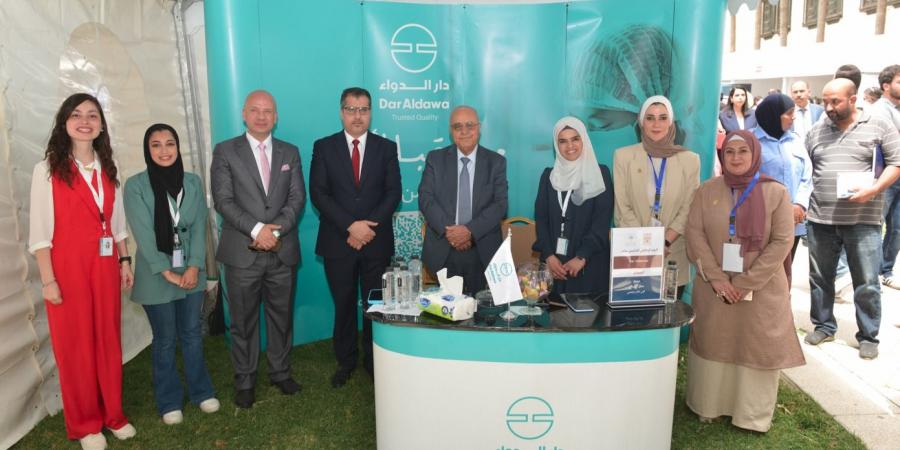 رئيس جامعة البترا يفتتح فعاليات اليوم الوظيفي الخامس عشر بمشاركة أكثر من 50 شركة ومؤسسة أردنية وأكثر من 300 فرصة عمل - اخبارك الان