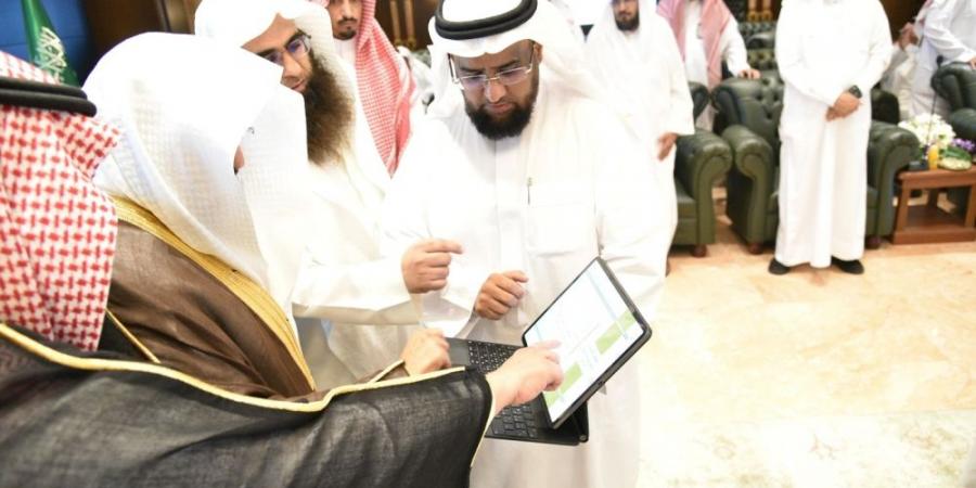 "السديس" يطلق مبادرة "خدمة زائرينا شرف لمنسوبينا" لتعزيز رحلة الحجاج - اخبارك الان