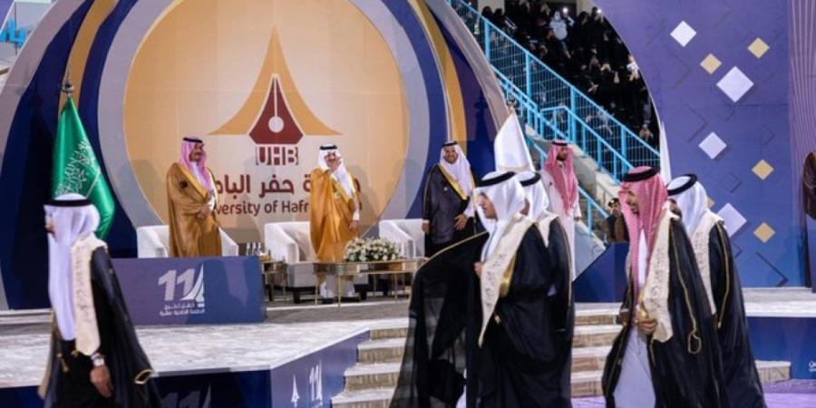 أمير الشرقية يرعى حفل تخريج 4966 طالباً وطالبة في جامعة حفر الباطن - اخبارك الان