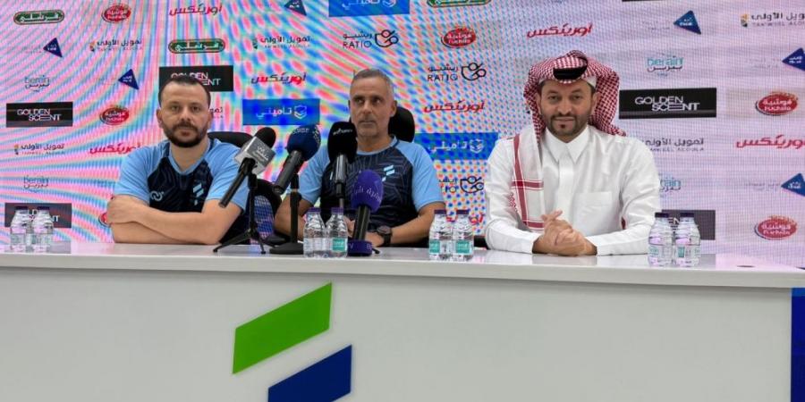 غوميز يهاجم التحكيم بعد مباراة الهلال: الأخطاء التحكيمية سبب هزيمتنا ـ عاجل - اخبارك الان
