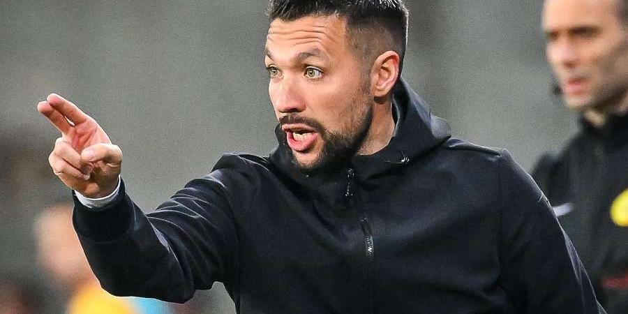 فى مشهد مؤثر..بكاء لاعبى أياكس ومدربهم بعد خسارة الدورى الهولندى - اخبارك الان